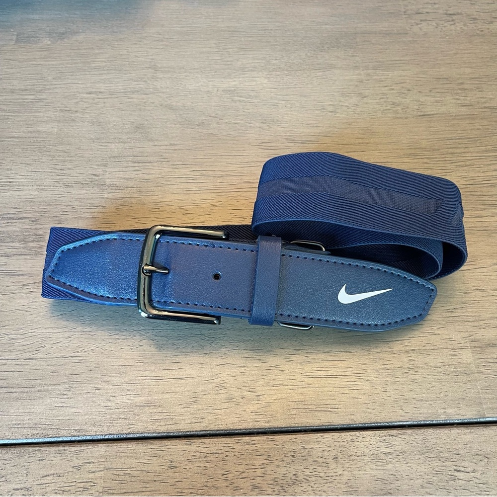 Nike Men's Blue plastic softball/baseball belt